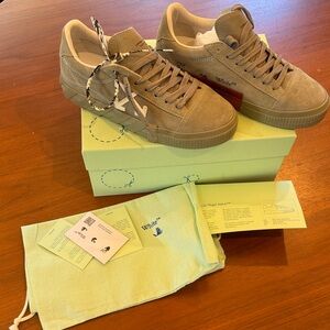 Off-White grey Low-Top Sneakers New